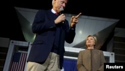 د امریکا پخوانی جمهوررئیس بل کلنټن د خپلې میرمن هیلري کلنټن لپاره کمپاین کوي