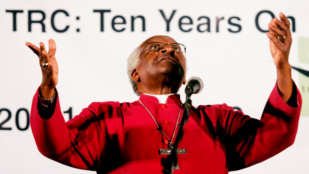 Anti-Apartheid Hero Archbishop Desmond Tutu Dies at 90 - Vimarsana News