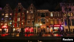 Kawasan lampu Merah, Amsterdam, Belanda, 30 November 2017. (Foto: dok).