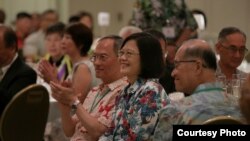 台湾总统蔡英文当地时间2017年10月28日在夏威夷出席侨界午宴。（台湾总统府提供）