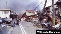 The 1995 Kobe earthquake, aka Great Hanjin-Awaji Earthquake, caused massive damage, which was compounded by uncontrolled fires. (Masahiko Ohkubo/Creative Commons)