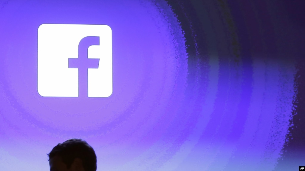 Britania gjobit firmën Facebook