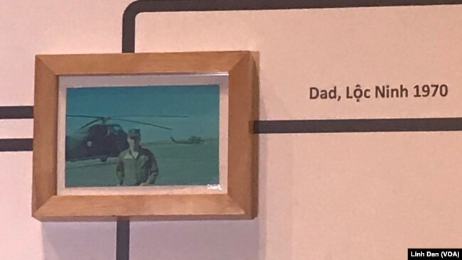 Bức tranh mà Tiffany Chung tìm thấy về bố cô, phi công Chung Tử Bửu, được trưng bày tại triển lãm.