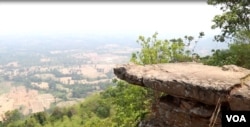 From the Pouy Ta Mok lookout in Anlong Veng district, visitors can see for miles. (Sun Narin/VOA Khmer)