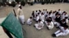 خیبرپختونخواہ میں افغان پناہ گزین طلبا کو تعلیمی اسناد نہ ملنے کی شکایت