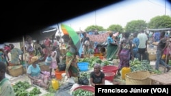 Vendedoras em Moatize, Moçambique