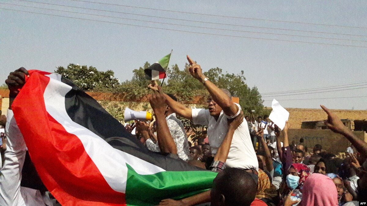 Ribuan Unjuk Rasa Menentang Pengadilan Darurat di Sudan