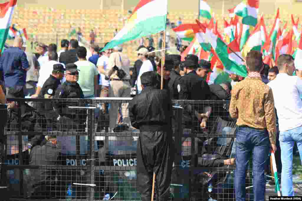 Security was out in force ahead of the rally, which attracted tens of thousands of people in favor of the Kurdish referendum for Independence in Irbil, Kurdistan Region in Iraq, Sept. 22, 2017. 