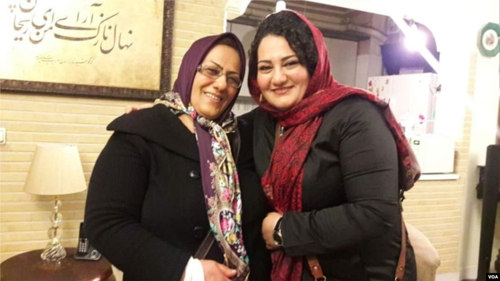 «آتنا دائمی» فعال مدنی زندانی در اوین، همزمان با آغاز چهارمین سال زندان خود نامه ای خطاب به مادرش نوشت و در آن جزئیاتی از برخوردهای سالهای گذشته با خود را شرح داد.