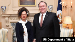 سایت «سفارت مجازی ایالات متحده در ایران» عکس این دیدار را منتشر کرد. 