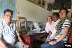 Four men supporting the dissolved Cambodia National Rescue Party spoke to VOA Khmer about their concerns of being watched by local police in Poipet commune, Banteay Meanchey province, January 6, 2019. (Sun Narin/VOA Khmer)