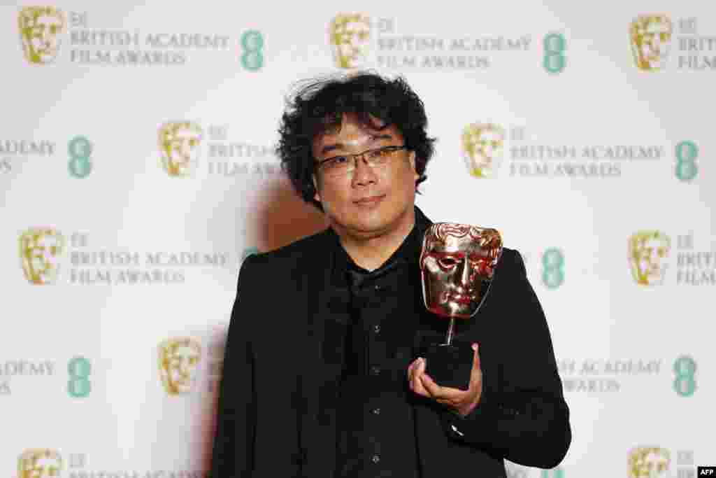 جنوبی کوریا کے ڈائریکٹر بونگ جوون ہو کو ان کی فلم &#39;پیرا سائٹ&#39; کے لیے بافٹا ایوارڈ دیا گیا۔&nbsp; &nbsp;