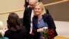 스웨덴 첫 여성 총리 취임 몇 시간 만에 사임