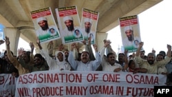 Người Pakistan biểu tình lên án vụ sát hại nhà lãnh đạo al-Qaida Osama bin Laden ở Multan, Pakistan, 6/5/2011