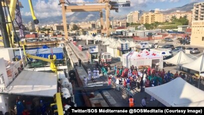 600 Migrants Dont 240 Mineurs Sont Arrives A Palerme Italie