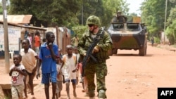 Un soldat estonien dans Bangui 