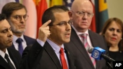 Menteri Luar Negeri Venezuela Jorge Arreaza berbicara dalam konferensi pers bersama diplomat dari 16 negara sahabat, termasuk Rusia, China, Iran dan Suriah di markas PBB, 14 Februari 2019.