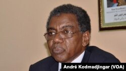 Dr. Djabar Hamid, secrétaire général du ministère de la santé publique, N'Djamena, 21 septembre 2017 (VOA/André Kodmadjingar)