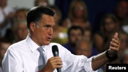 Mitt Romney melakukan kampanye di Bowling Green, negara bagian Ohio, Rabu (18/7).