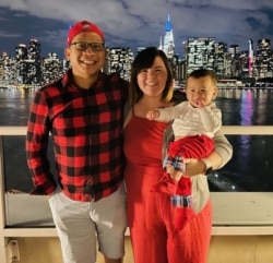 Edward Martua, Christy Dyer Gultom dan bayi Elliot pindah dari kota New York pada Thanksgiving 2021 (foto: courtesy).