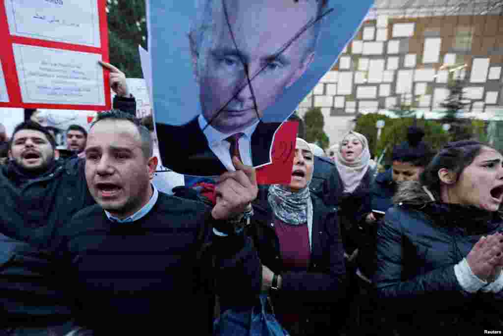 تظاهرات علیه مداخله روسیه در جنگ سوریه، بیرون سفارت روسیه در امان اردن.