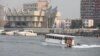 Un bateau de la compagnie Lagos State Ferry Services quitte la jetée du Five Cowries Terminal à Lagos, au Nigeria, le 10 février 2020.