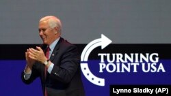 Wakil Presiden AS Mike Pence berbicara di pertemuan Turning Point USA Student Action Summit, di West Palm Beach, Florida, Selasa, 22 Desember 2020. (Foto: Lynne Sladky/ AP)