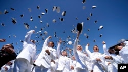 Выпускной у курсантов Военно-морской академии США в Аннаполисе, Мэриленд