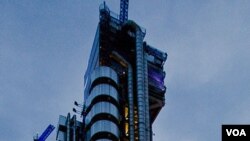 Gedung Lloyds, rumah perusahaan raksasa asuransi Lloyd's od London yang merugi akibat klaim bencana alam bertubi-tubi dari segala penjuru dunia (foto:dok).