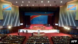 Bakeli mibeko na ndako ya makita ya Assemblée nationale na Kinshasa, RDC, 15 décembre 2012.