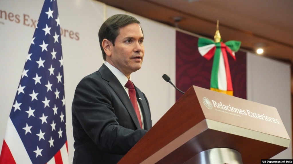 2025年9月3日，美国国务卿卢比奥在墨西哥城与墨西哥外交部长举行联合记者会。