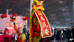 Pertunjukan tarian barongsai dari China (foto: ilustrasi). 