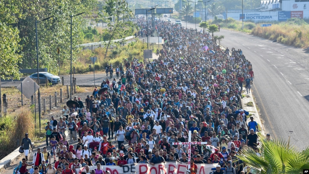 (Photo d’archives) Des migrants quittent Tapachula, au Mexique, le 24 décembre 2023. (AP Photo/Edgar H. Clemente)