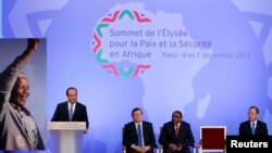 French President Francois Hollande delivers opening speech during Elysee Summit for Peace and Security in Africa, Elysee Palace, Paris, Dec. 6, 2013.