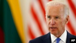 Joe Biden se reunió en Vilna con los presidentes de Lituania y Letonia.