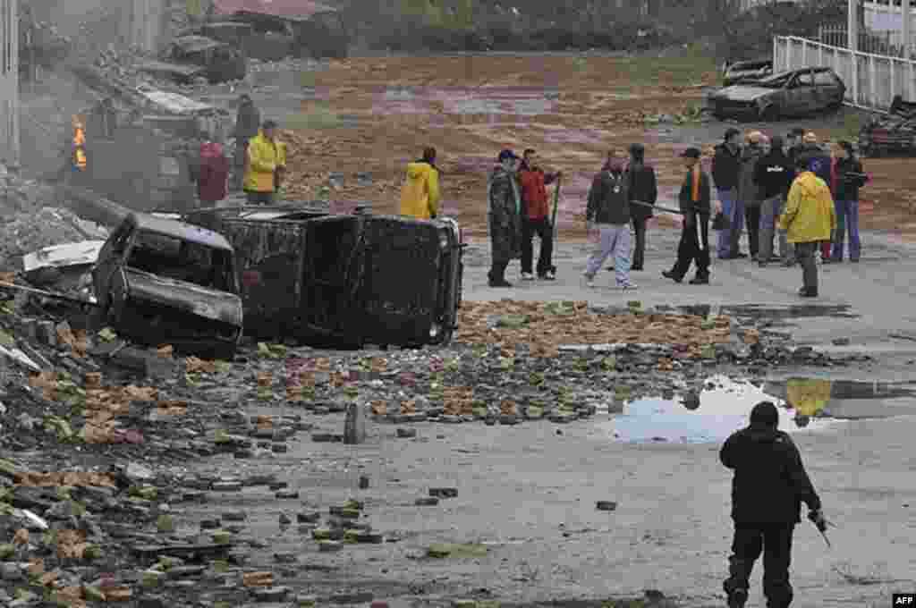 Scena sa snimanja filma "U zemlji krvi i meda" u Sarajevu, 17. novembra 2010. (Reuters)