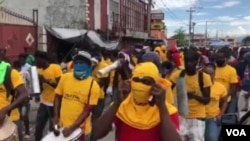 Money transfer employees and owners protest new regulation measures in Port au Prince, Haiti. (Matiado Vilme/VOA)