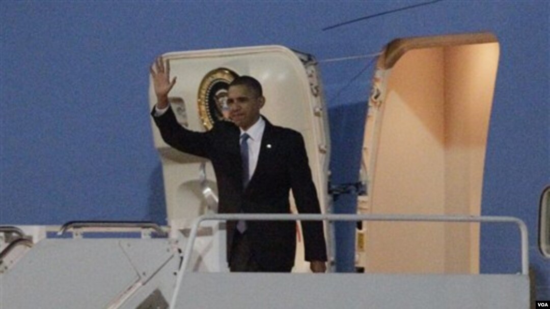 Presiden AS Barack Obama melanjutkan lawatan 4 hari di India dan menuju New Delhi setelah mengunjungi Mumbai.
