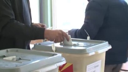 Дебарца гласаше и на референдум