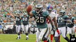 Philadelphia Eagles running back LeSean McCoy scores a touchdown at Lincoln Financial Field, where about a third of the stadium’s power is expected to come from the sun and wind.