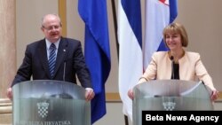 Ministar spoljnih poslova Srbije Ivan Mrkić govori u prisustvu ministarke spoljhih i evropskih poslova Hrvatske Vesne Pusic u Zagrebu