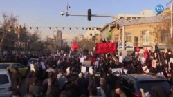 Tahran'da İngiltere Büyükeçiliği Önünde Protesto