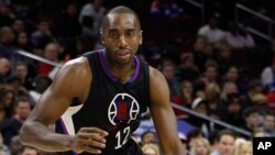 Luc Richard Mbah a Moute lors d'un match de NBA entre les Los Angeles Clippers et Philadelphia 76ers, USA, le 8 février 2016