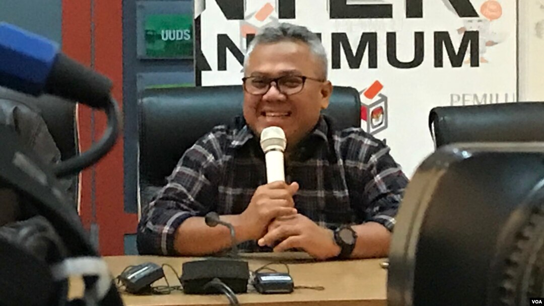 Ketua Komisi Pemilihan Umum (KPU) Arief Budiman. (Foto dok: VOA). KPU belum memutuskan mengenai perlakuan bagi mantan koruptor.