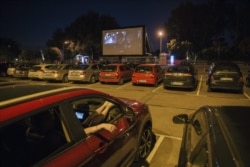 تماشای فیلم از داخل اتوموبیل در بلگراد