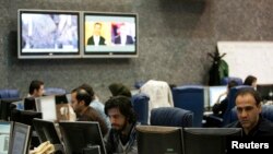 نمایی از اتاق خبر شبکه پرس تی وی در تهران - ژانویه 2012