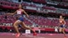  Sydney McLaughlin, de Estados Unidos, gana la final femenina de 400 metros con vallas en los Juegos Olímpicos de Verano de 2020, el miércoles 4 de agosto de 2021, en Tokio, Japón. (Foto AP / Petr David Josek)