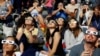 La gente observa el eclipse solar en el césped del Observatorio Griffith en Los Ángeles, California, EE.UU., 21 de agosto de 2017. [Foto: Archivo/Reuters]