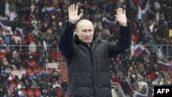 Путин и митинг