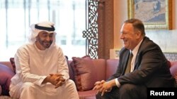 Mike Pompeo iyo Mohammed bin Zayed al-Nahyan 